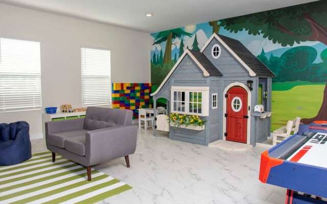 4577 Stunning 7BD Home