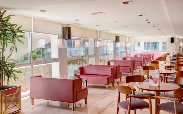 Hipotels Coma Gran Aparthotel