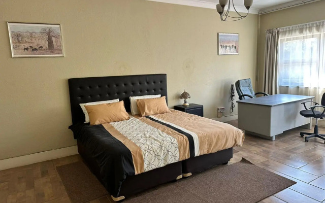 3 on 5: Houghton 3 Bedroom Home