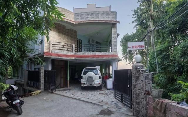 Om Regency By OYO Rooms