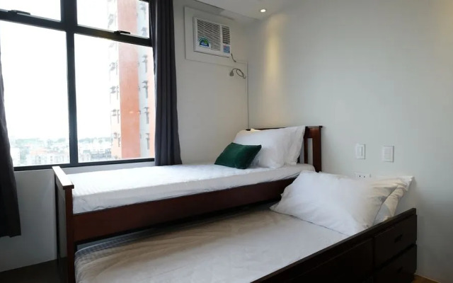 Portovita Tower 2BR 23rd FLR Black Unit W/ Balcony