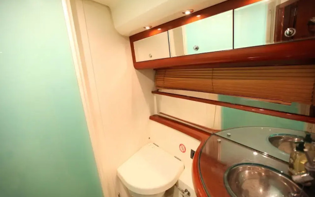 Ekimbey Yatch