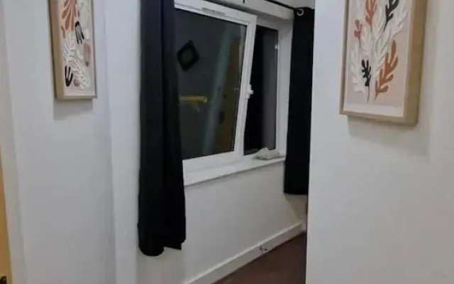 2bed Apt - City Centre With Balcony - Sleeps 6