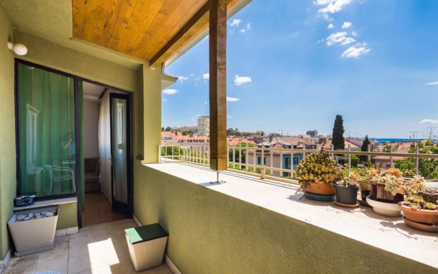 City View Apartment