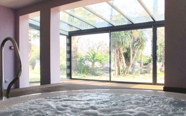 Holiday Home Le Mediterranée - AGL252