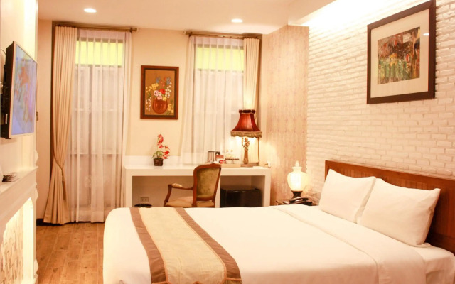 Chuchai Buri Sri Amphawa