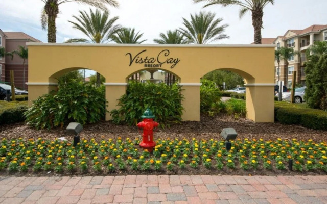 New Vista Cay Lyrica Near Pool Minutes to All Parks and Convention Center
