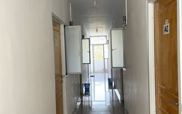 Hotel O Penginapan Musafir Syariah Near Paramount Woman & Childern's Hospital