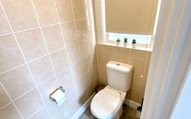 Spacious Two Bed Apartment in Poole