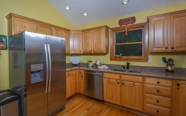 All Decked Out 4 Bedroom House