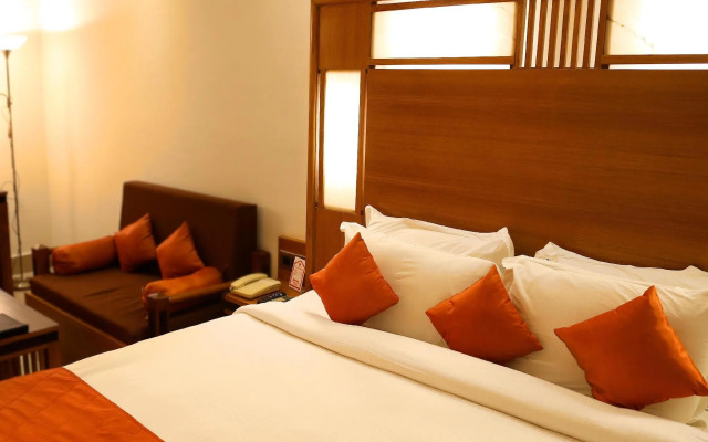Inderlok Hotel