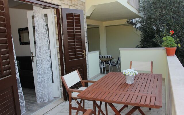 Holiday house Silvia - open pool: Supetar, Island Brac
