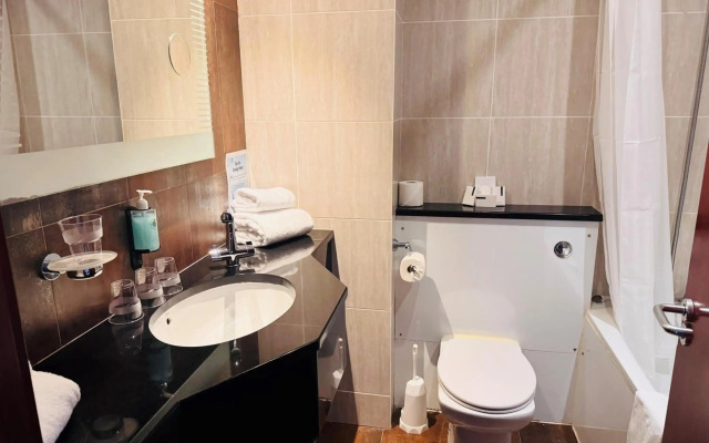 Blanco's Hotel Port Talbot