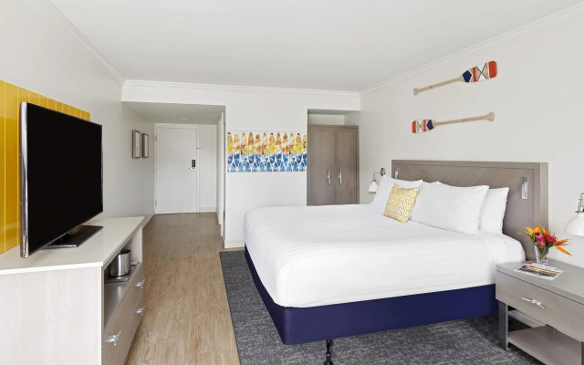 Bay Harbor Hotel