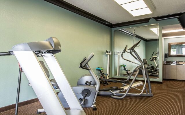 Econo Lodge Inn & Suites Foley - North Gulf Shores