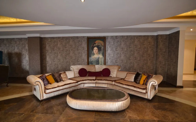 Azka Restaurant