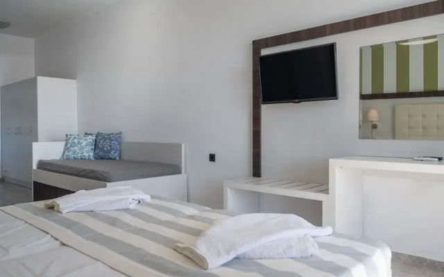 Mythos apartments