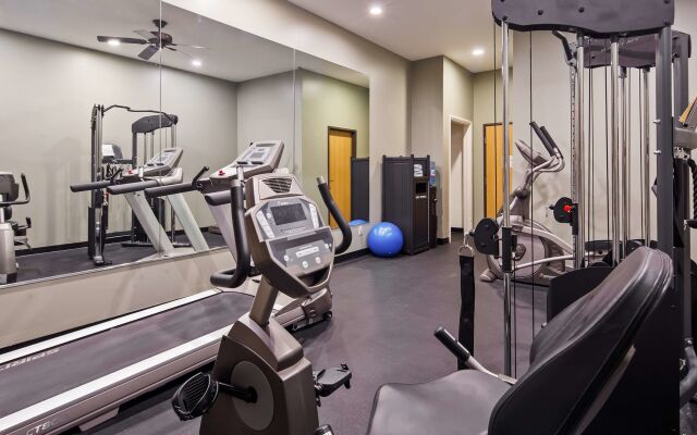 Spark by Hilton Oak Forest