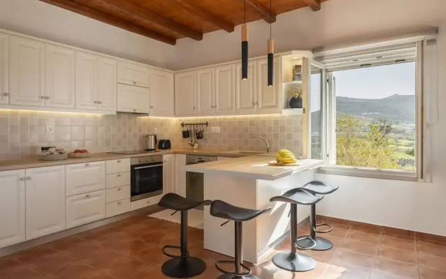 Myrsini Traditional Hillside Cottage