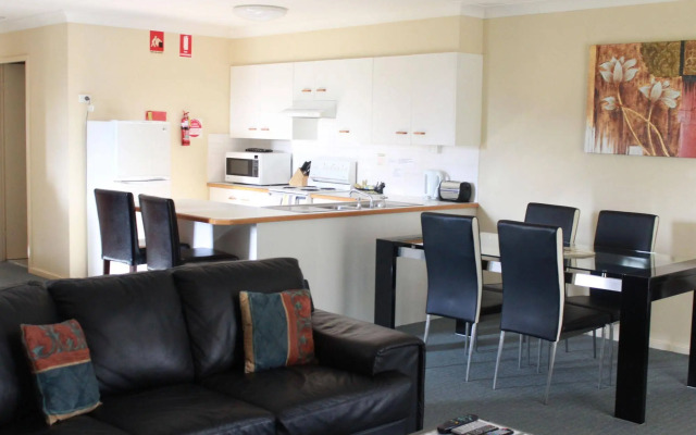 Mid City Motor Inn
