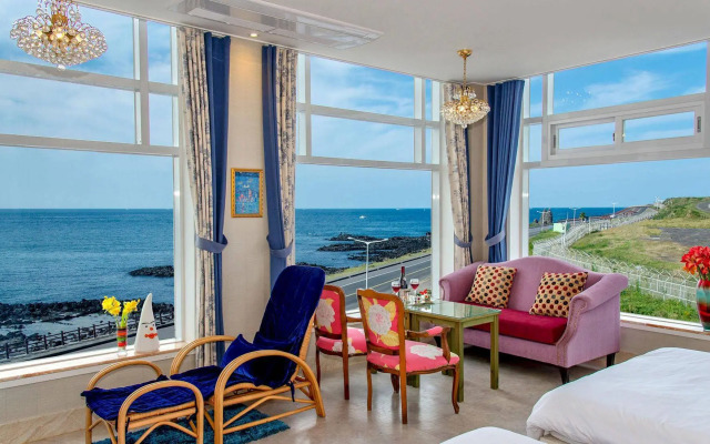 Hotel White House