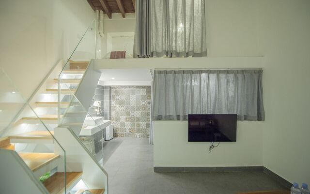 Zizai Music B&B(Qilou Old Street Branch)