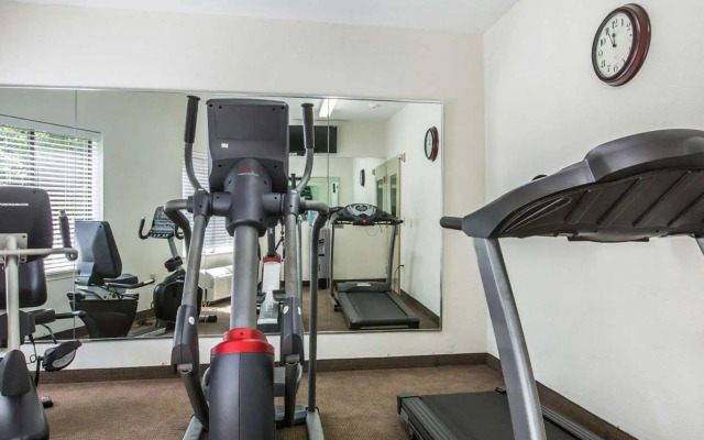 Days Inn by Wyndham McDonough