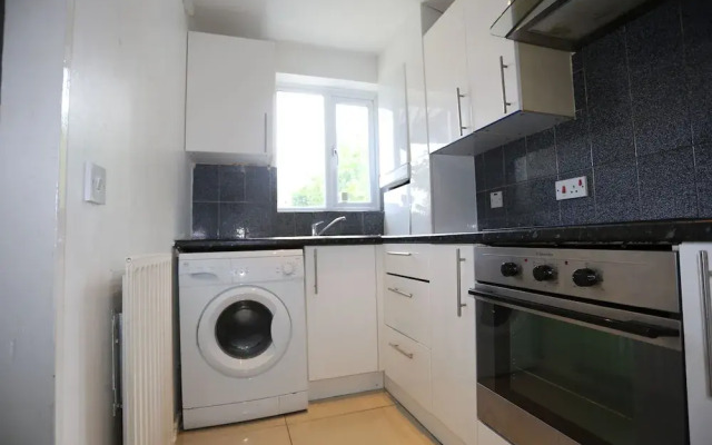 Beautiful 3 Beds House - Thamesmead