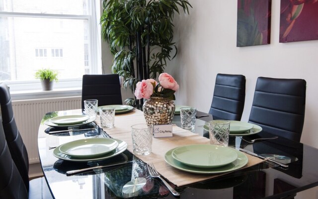 Stunning  Queensway Apartment - SGS