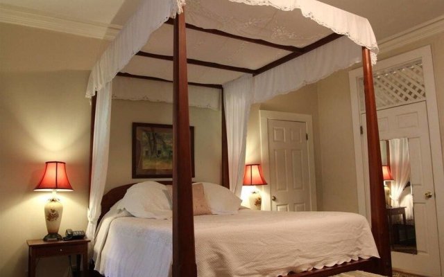 Corners Mansion Inn - A Bed & Breakfast