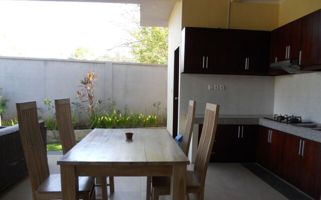 Avisara Villa & Guest House