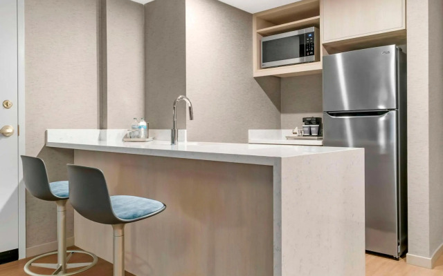 Radisson Plaza Hotel & Suites Kalamazoo