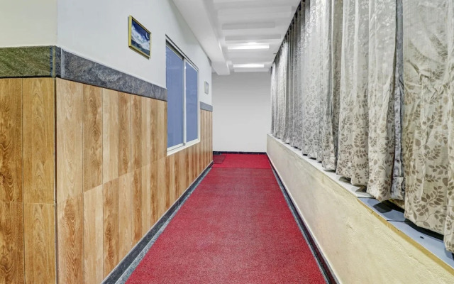 Itsy By Treebo - Lee Comfort