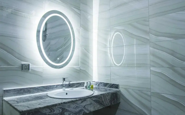 C to C Luxury Hotel and Suites