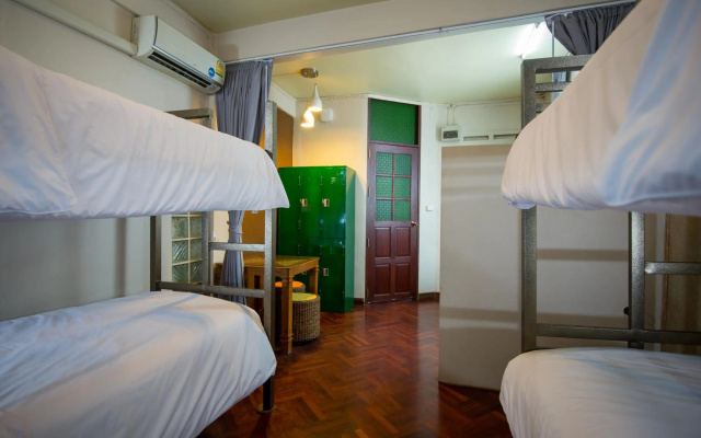 Victory Park Hostel – Guest Rooms – Bangkok