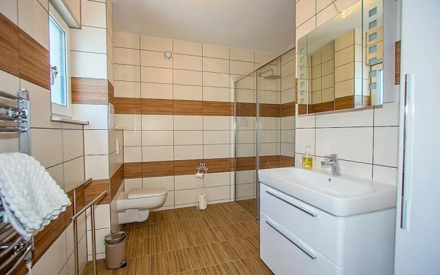 Remarkable 4-bed House in St Minver, Rock