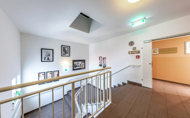 A&T Hotel & Hostel