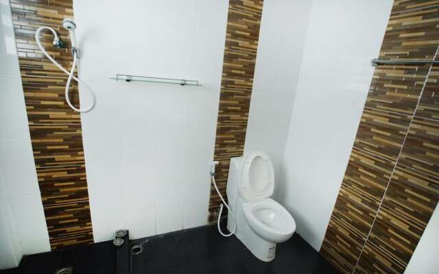 The Riviera Wongamat by Pattaya Holiday
