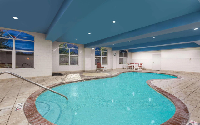 Wingate by Wyndham Savannah Gateway