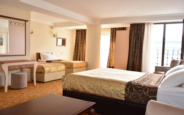 Konur Hotel