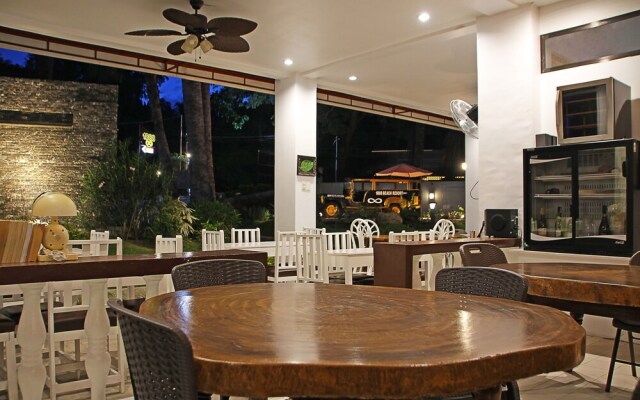 1888 Beach Resort