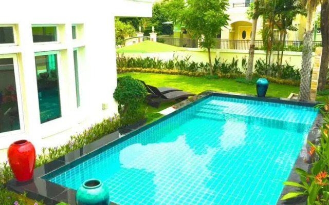 Nonthaburi Luxury Pool Villa