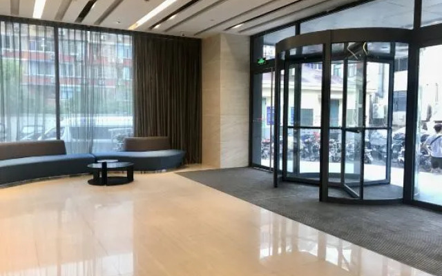 Orange Hotel  (Shanghai Hongqiao Railway Station Beidi Road)