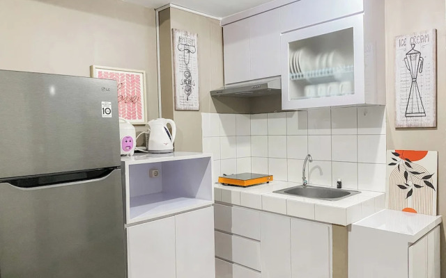 Comfy And Well Furnished 2Br Springlake Summarecon Bekasi Apartment