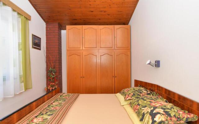 Apartments Vrcevan 811