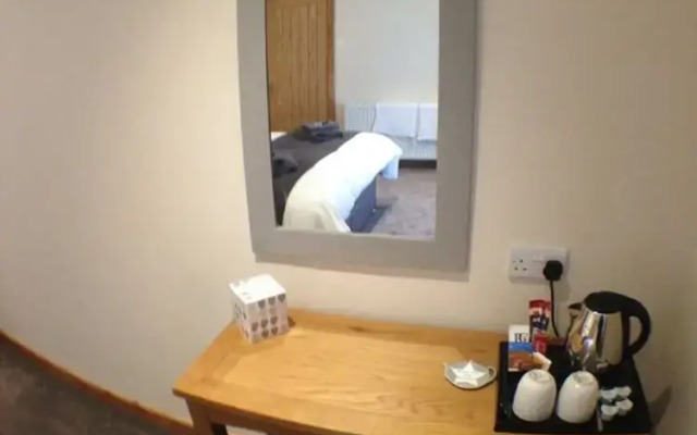 Deri-Down Guest House