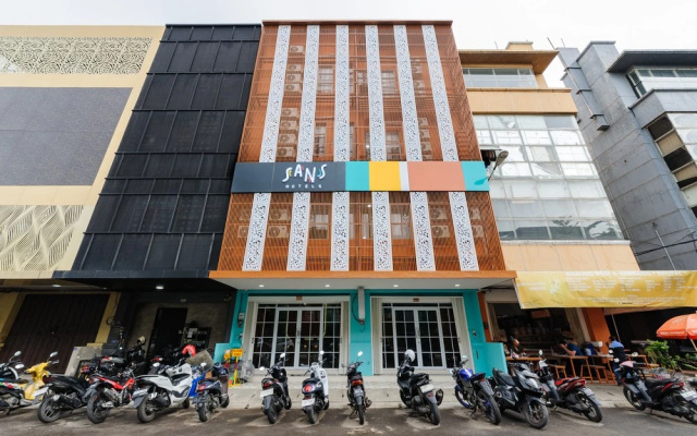 Sans Hotel Cengkareng