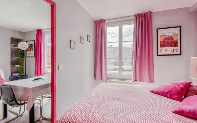 Cosy Studio Apartment in Honfleur near Harbour