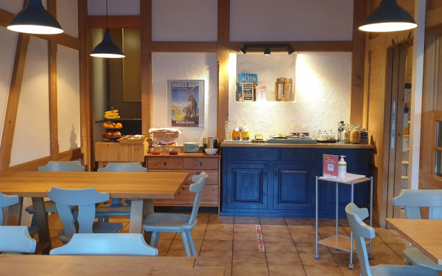 The Aarburg Hotel & Café