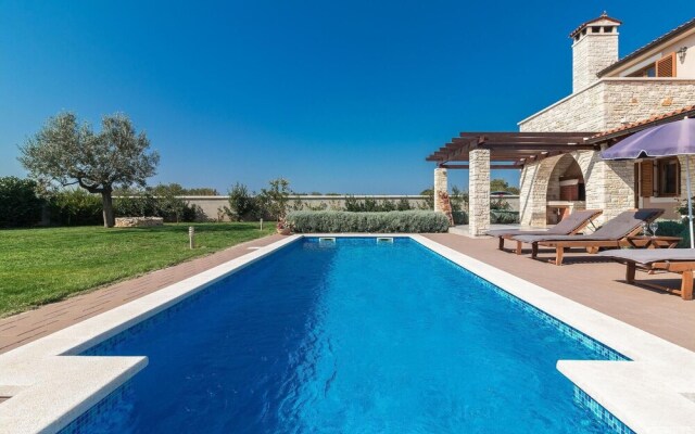 Nice Home in Vodnjan With Wifi and 4 Bedrooms